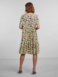 Pieces PCSAGA MIDI DRESS -Piece Clothing Shop 17119589 DaiquiriGreen 1008299 004