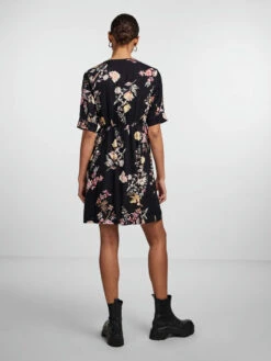 Pieces PCKAITLYN WRAP DRESS -Piece Clothing Shop 17120107 Black 1028494 004