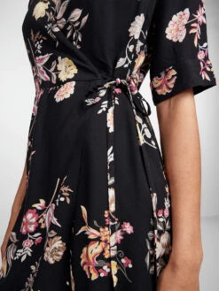 Pieces PCKAITLYN WRAP DRESS -Piece Clothing Shop 17120107 Black 1028494 006