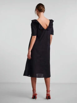 Pieces PCSHELLA MIDI DRESS -Piece Clothing Shop 17126246 Black 004