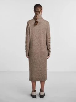 Pieces PCJULIANA KNITTED DRESS -Piece Clothing Shop 17126281 Fossil 004