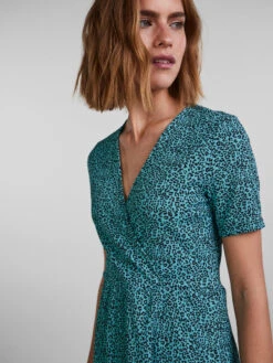 Pieces PCFRISA MINI DRESS -Piece Clothing Shop 17133943 SimplyGreen 1007219 006