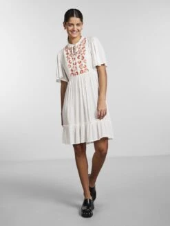 Pieces PCKERSTEY MINI DRESS 9 Pieces PCKERSTEY MINI DRESS -Piece Clothing Shop 17137951 CloudDancer 1028714 005