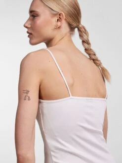 Pieces PCMINNI SLEEVELESS DRESS -Piece Clothing Shop 17142777 BrightWhite 006