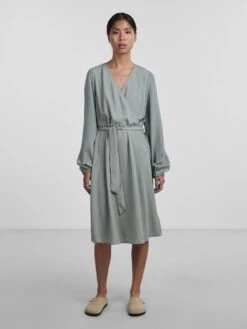 Pieces PCSANILLA MINI DRESS -Piece Clothing Shop 17143593 ChinoisGreen 005